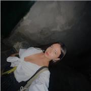 Sono dottoressa in Sociologia , insegno materie umanistiche sia ai liceali che matricole